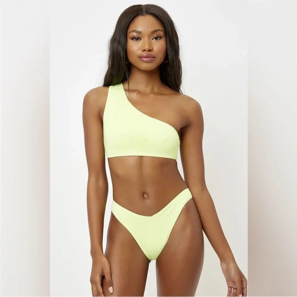 NWT Frankie’s Bikinis zuma brikini top in sundance bright lemon lime